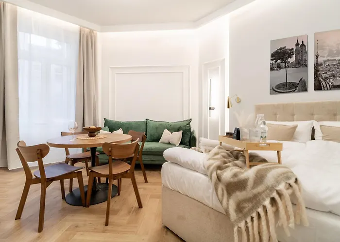 Malila Premium Estery Boutique